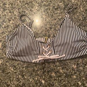 Hilaration size large swim like new